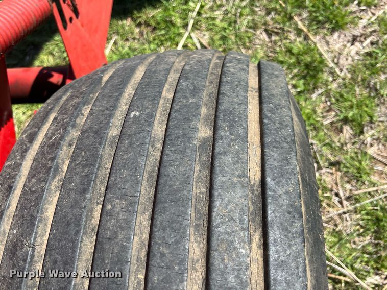 image for item MY9616 1988 New Holland 855  round baler