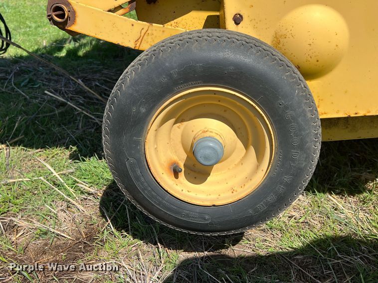 image for item MY9616 1988 New Holland 855  round baler