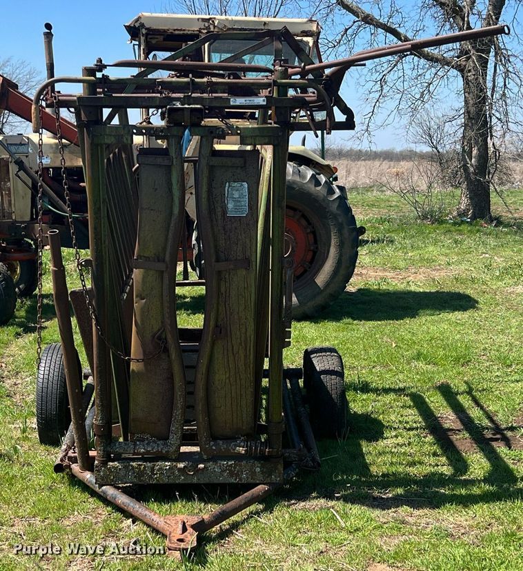 image for item MY9622 Powder River  livestock squeeze chute