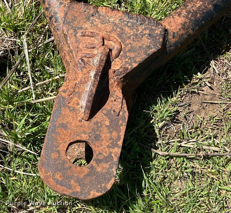 image for item MY9622 Powder River  livestock squeeze chute