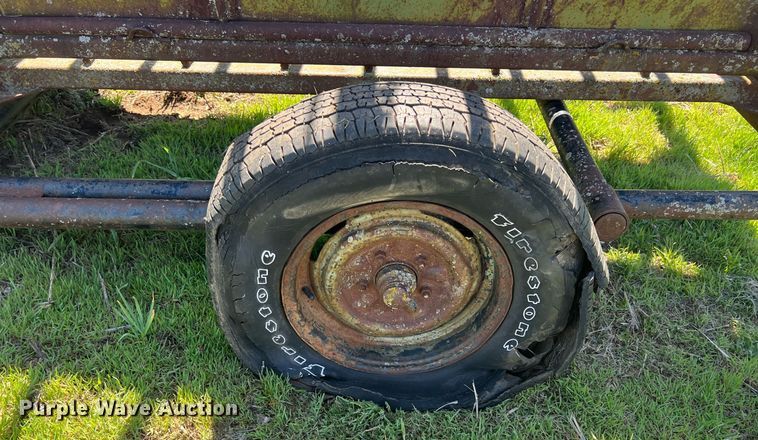 image for item MY9622 Powder River  livestock squeeze chute