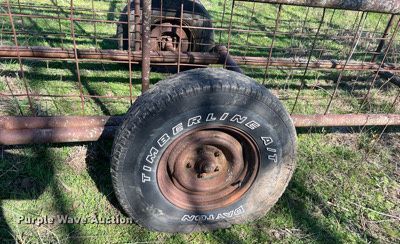 image for item MY9622 Powder River  livestock squeeze chute