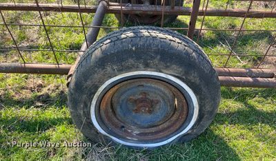 image for item MY9622 Powder River  livestock squeeze chute