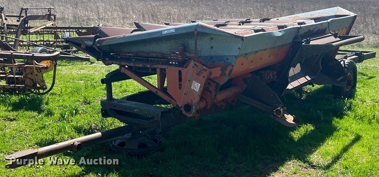 image for item MY9623 Allis Chalmers  corn head