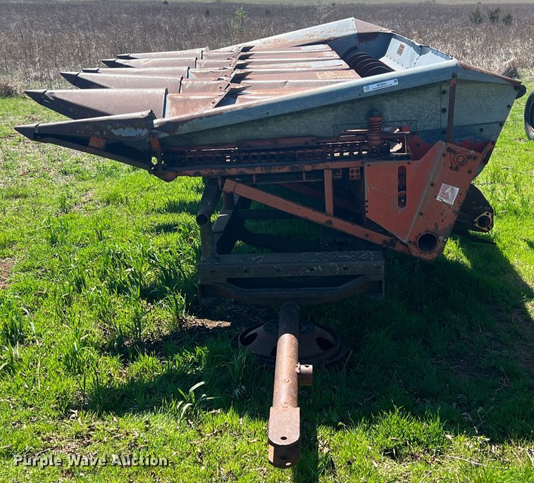 image for item MY9623 Allis Chalmers  corn head