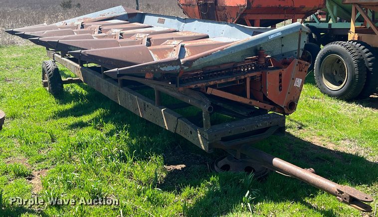 image for item MY9623 Allis Chalmers  corn head