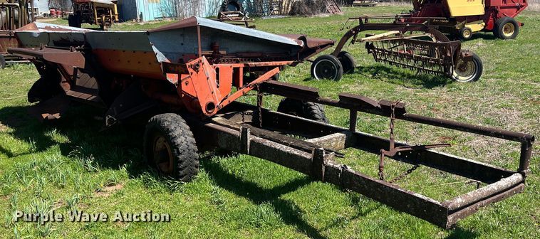 image for item MY9623 Allis Chalmers  corn head