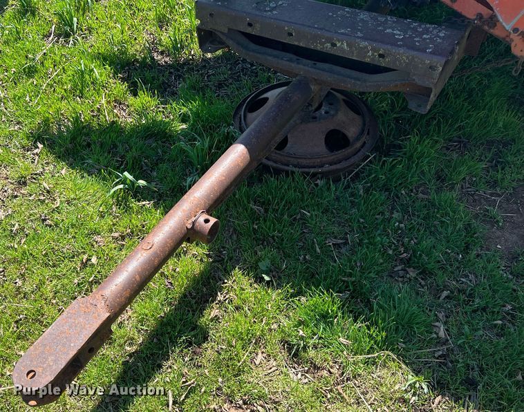 image for item MY9623 Allis Chalmers  corn head