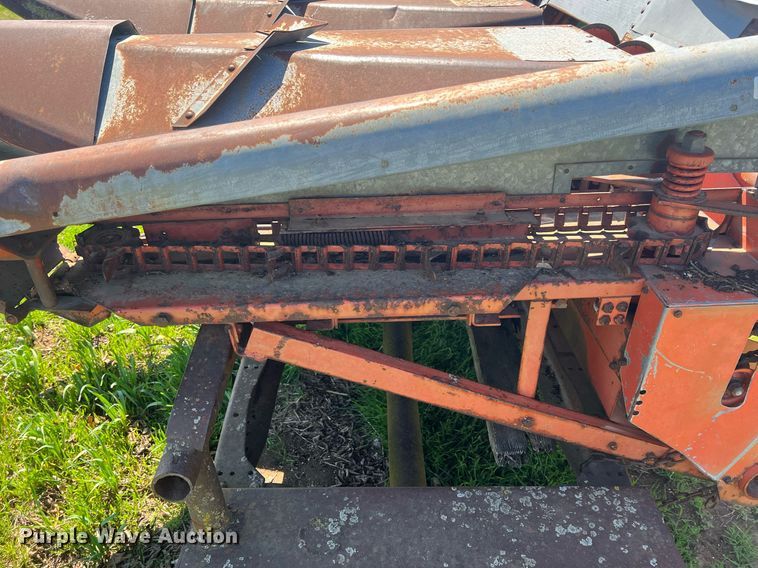 image for item MY9623 Allis Chalmers  corn head