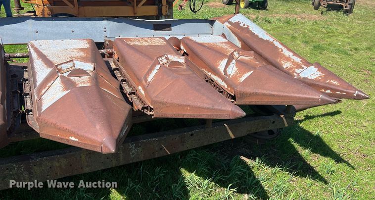 image for item MY9623 Allis Chalmers  corn head