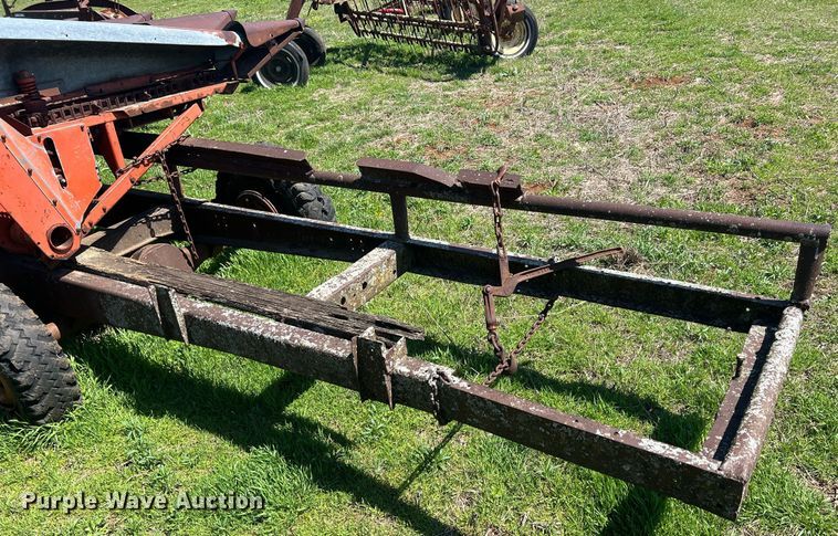 image for item MY9623 Allis Chalmers  corn head