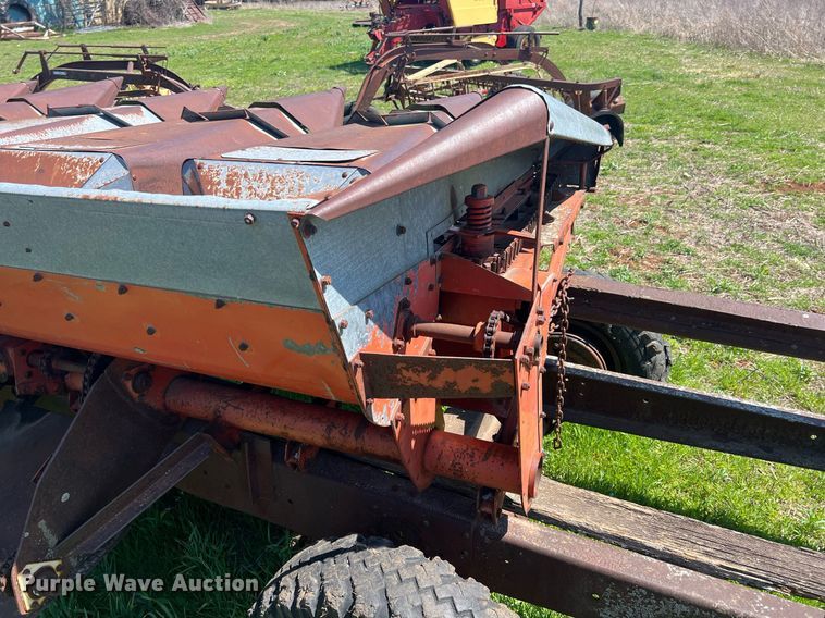 image for item MY9623 Allis Chalmers  corn head