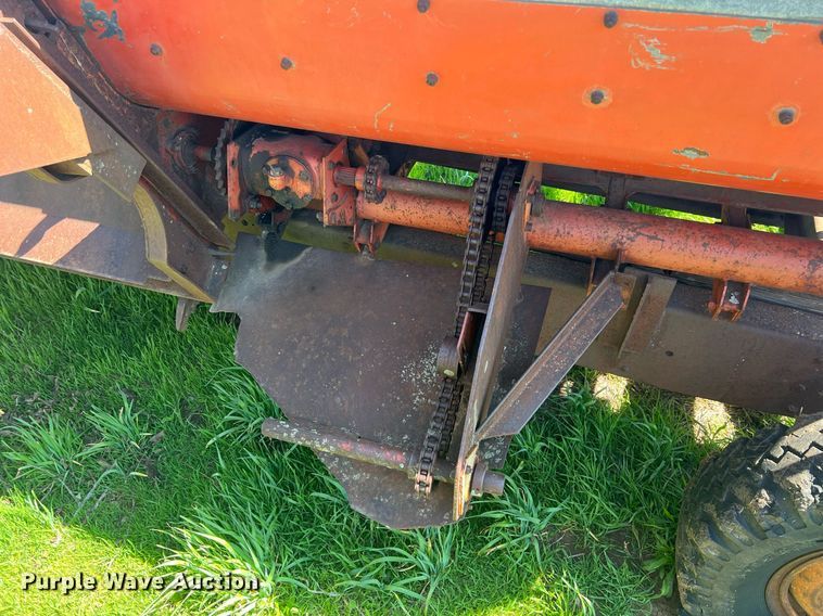 image for item MY9623 Allis Chalmers  corn head