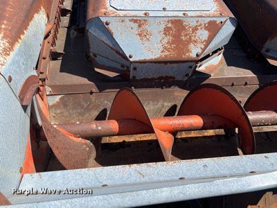 image for item MY9623 Allis Chalmers  corn head
