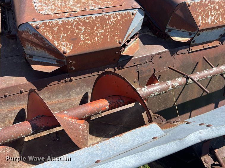 image for item MY9623 Allis Chalmers  corn head