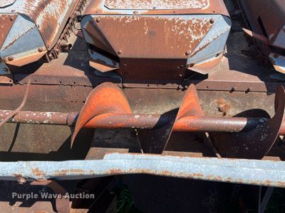 image for item MY9623 Allis Chalmers  corn head