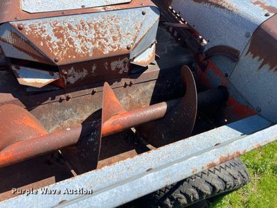 image for item MY9623 Allis Chalmers  corn head