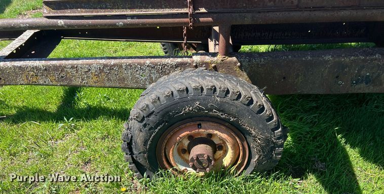 image for item MY9623 Allis Chalmers  corn head