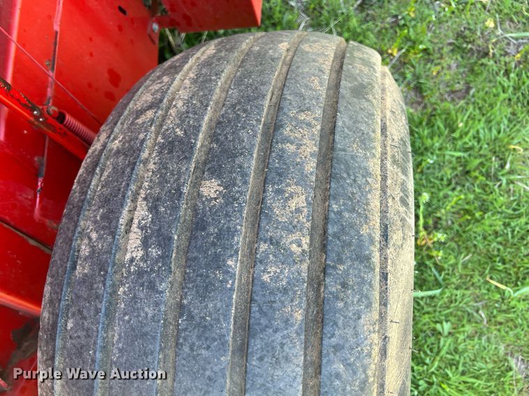 image for item MY9625 1989 New Holland 855  round baler