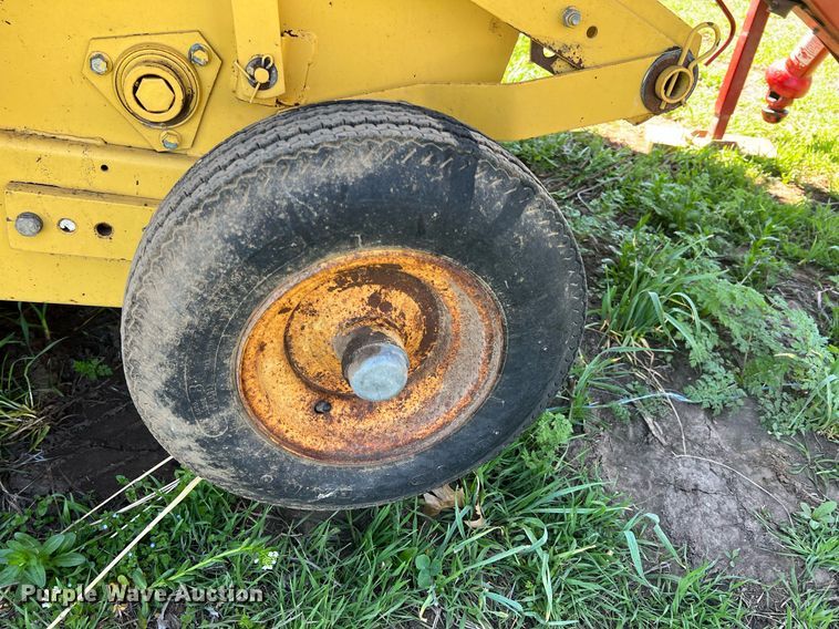 image for item MY9625 1989 New Holland 855  round baler