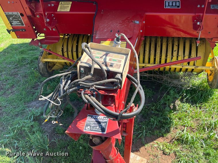 image for item MY9625 1989 New Holland 855  round baler