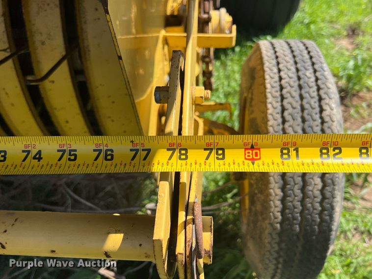 image for item MY9625 1989 New Holland 855  round baler