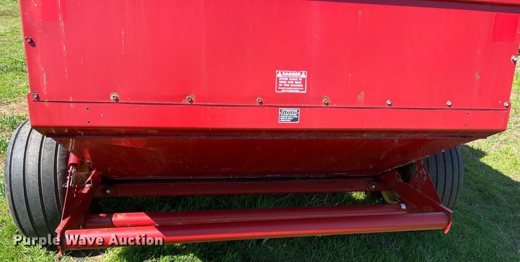 image for item MY9625 1989 New Holland 855  round baler