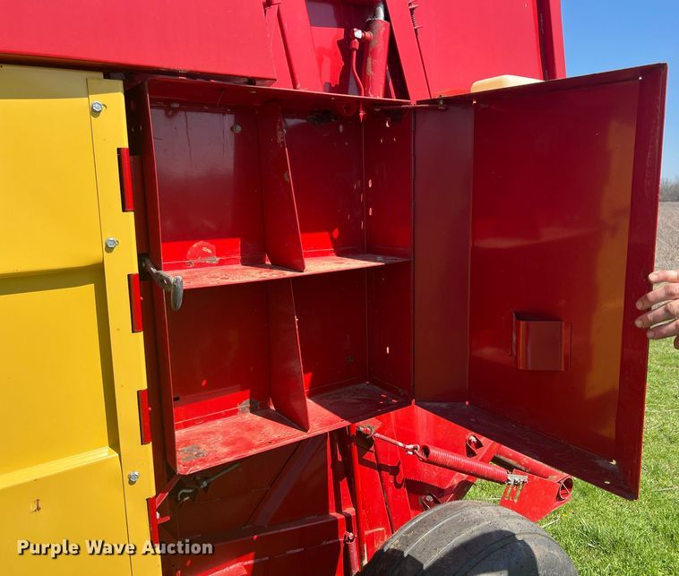 image for item MY9625 1989 New Holland 855  round baler