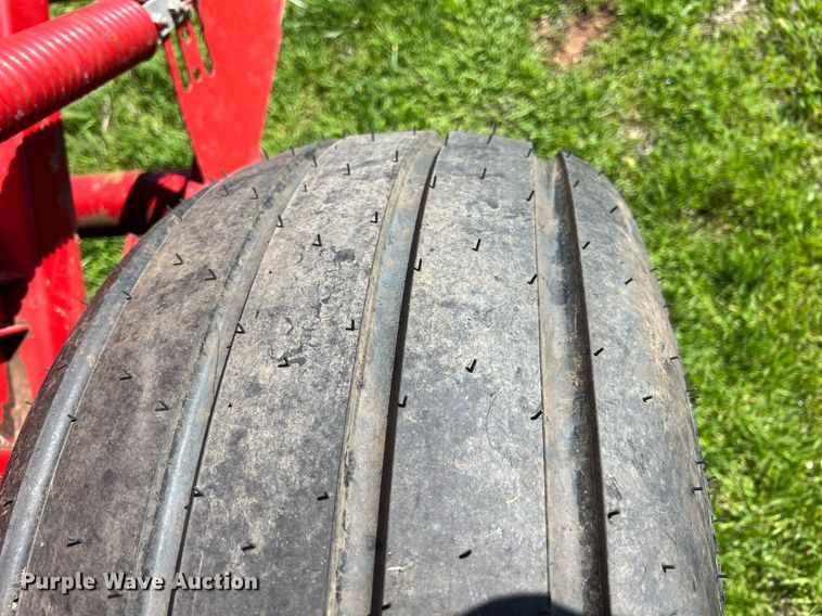 image for item MY9625 1989 New Holland 855  round baler