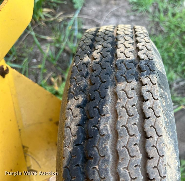 image for item MY9625 1989 New Holland 855  round baler