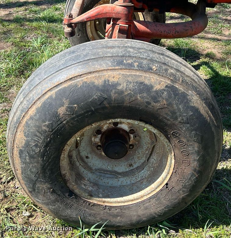 image for item MY9630 Case 941 Comfort King  tractor