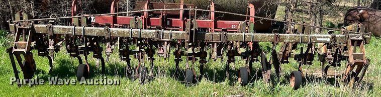 image for item MY9632 Row crop cultivator