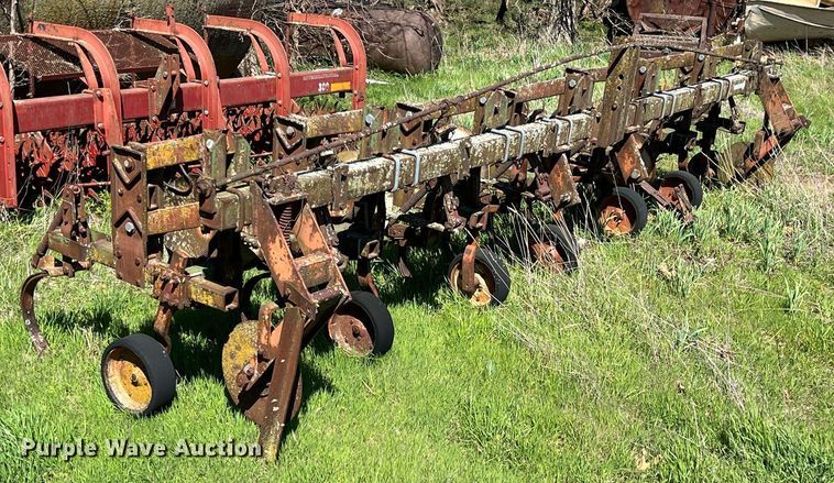 image for item MY9632 Row crop cultivator