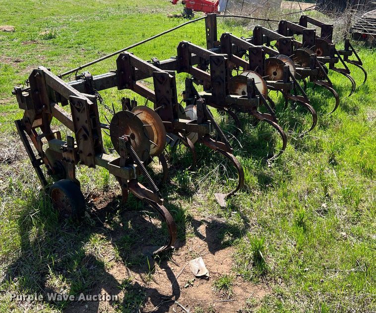 image for item MY9632 Row crop cultivator