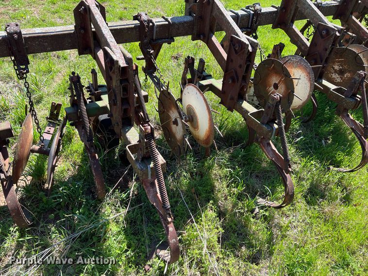 image for item MY9632 Row crop cultivator