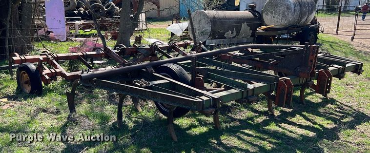 image for item MY9636 (2) chisels