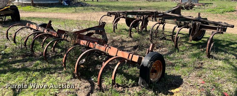 image for item MY9636 (2) chisels