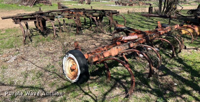 image for item MY9636 (2) chisels