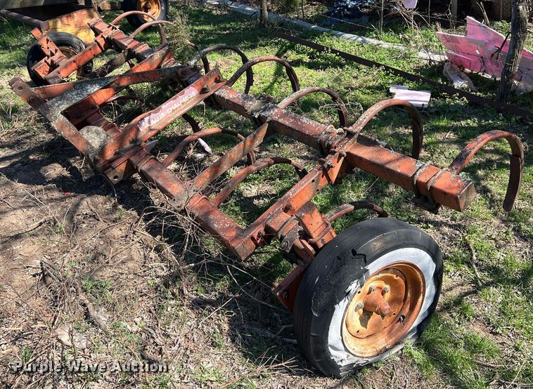 image for item MY9636 (2) chisels