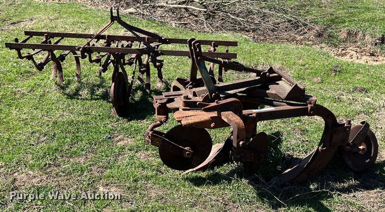 image for item MY9640 (2) pieces of tillage equipment