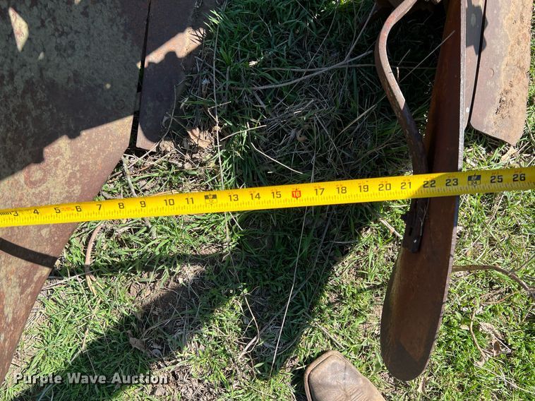 image for item MY9640 (2) pieces of tillage equipment