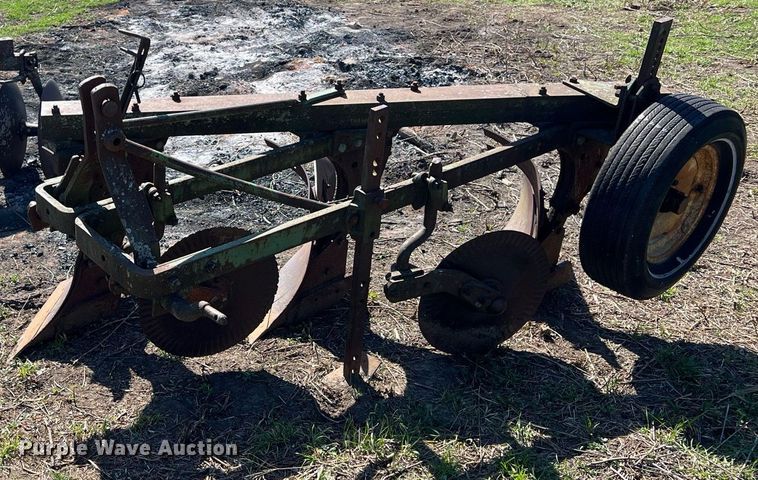 image for item MY9641 (2) pieces of tillage equipment