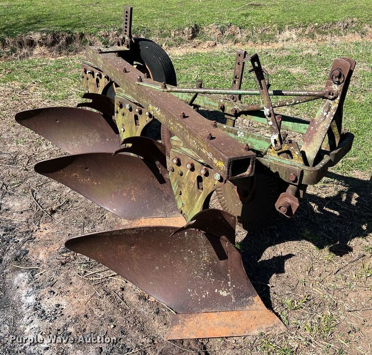 image for item MY9641 (2) pieces of tillage equipment