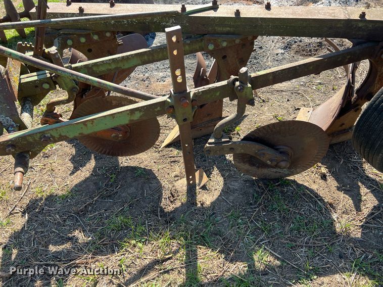 image for item MY9641 (2) pieces of tillage equipment