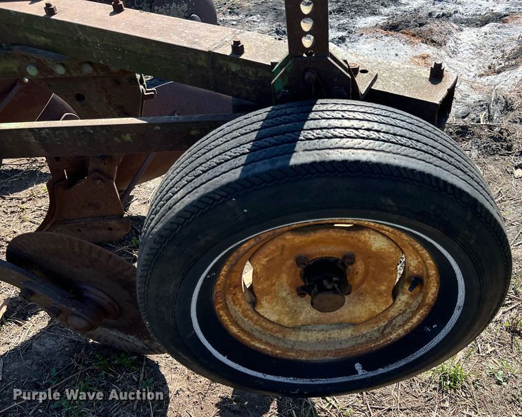 image for item MY9641 (2) pieces of tillage equipment