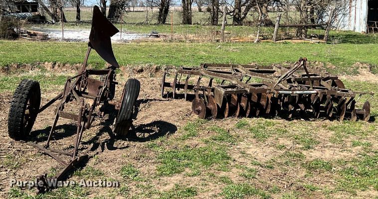 image for item MY9642 (2) pieces of tillage equipment