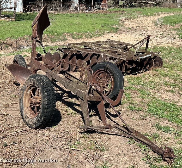 image for item MY9642 (2) pieces of tillage equipment