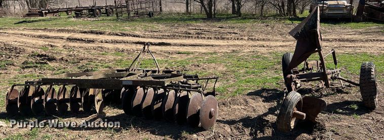 image for item MY9642 (2) pieces of tillage equipment