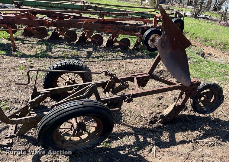 image for item MY9642 (2) pieces of tillage equipment