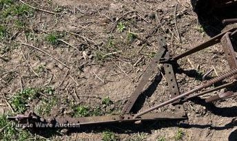 image for item MY9642 (2) pieces of tillage equipment